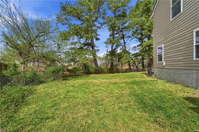 837 Pine Harbor DR, Norfolk, VA 23502