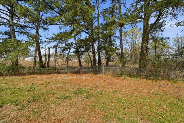 837 Pine Harbor DR, Norfolk, VA 23502