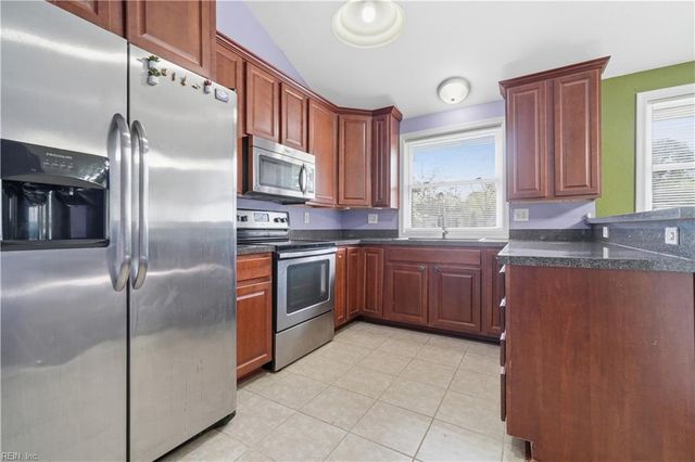 837 Pine Harbor DR, Norfolk, VA 23502