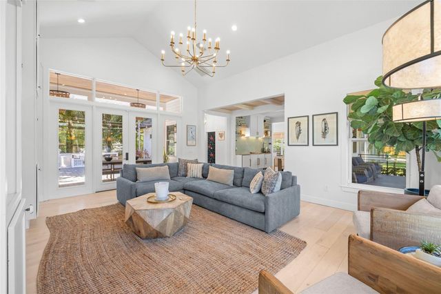 5610 N RIVER SHORE DRIVE, Tampa, FL 33603