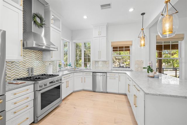5610 N RIVER SHORE DRIVE, Tampa, FL 33603