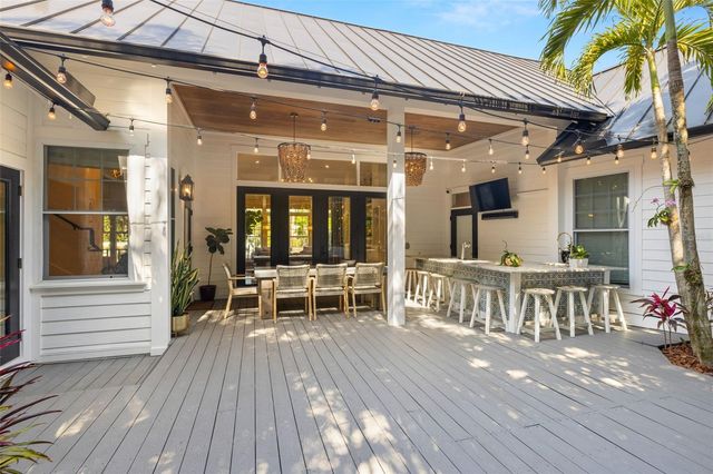 5610 N RIVER SHORE DRIVE, Tampa, FL 33603