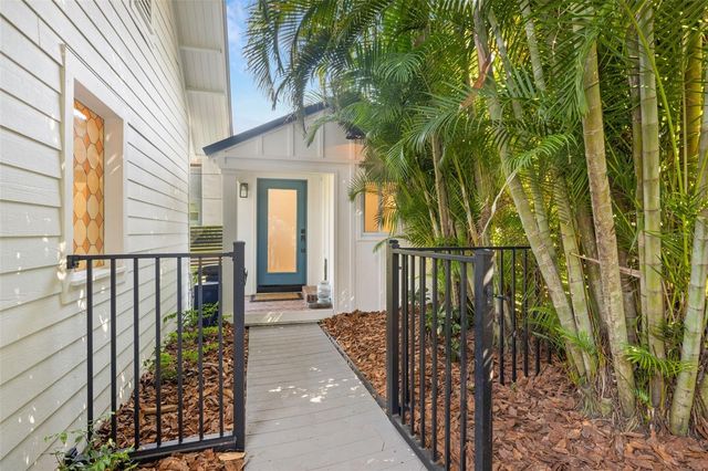 5610 N RIVER SHORE DRIVE, Tampa, FL 33603
