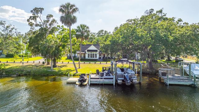 5610 N RIVER SHORE DRIVE, Tampa, FL 33603