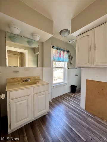 423 7th Street, Fairport Harbor, OH 44077