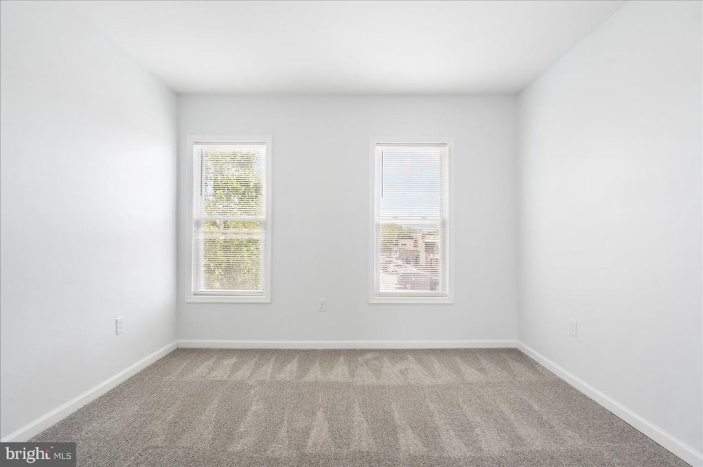 Image 17 of property listing at 226 N ELLWOOD AVE, Baltimore, MD 21224