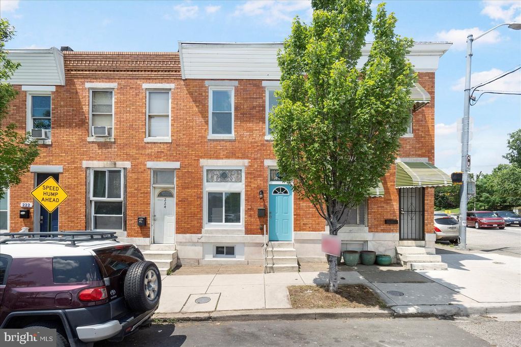 Image 2 of property listing at 226 N ELLWOOD AVE, Baltimore, MD 21224