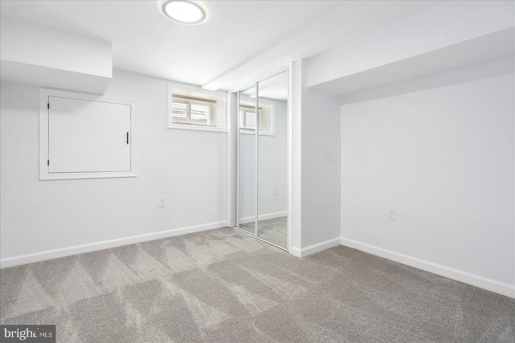 Image 20 of property listing at 226 N ELLWOOD AVE, Baltimore, MD 21224