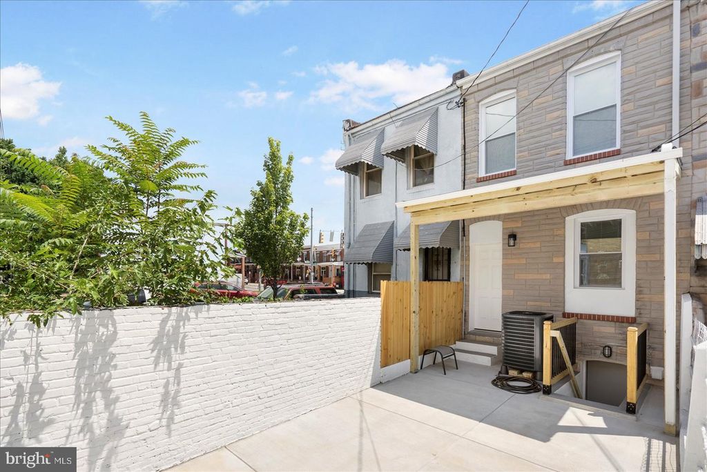 Image 25 of property listing at 226 N ELLWOOD AVE, Baltimore, MD 21224