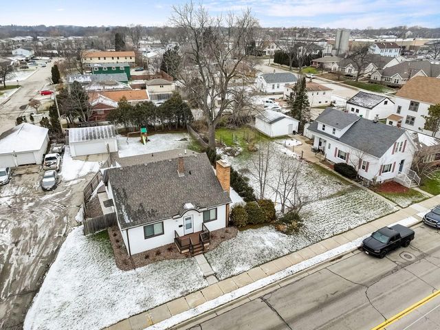 412 N Chicago AVENUE, South Milwaukee, WI 53172