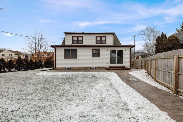 412 N Chicago AVENUE, South Milwaukee, WI 53172