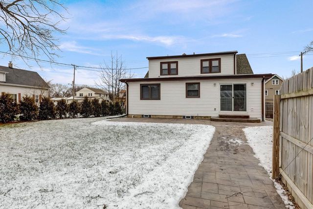 412 N Chicago AVENUE, South Milwaukee, WI 53172