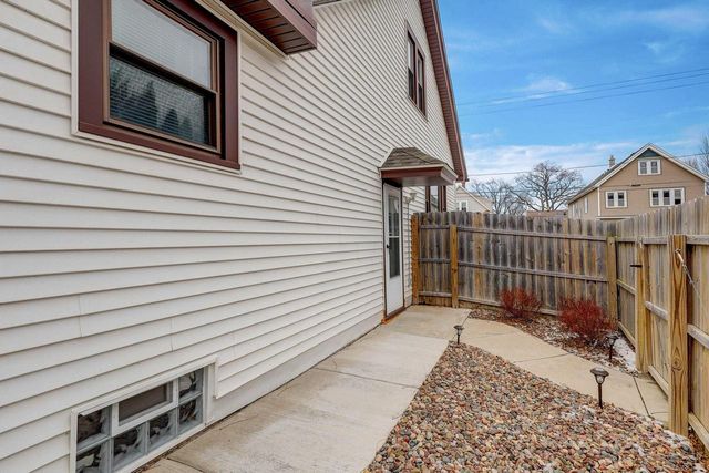 412 N Chicago AVENUE, South Milwaukee, WI 53172