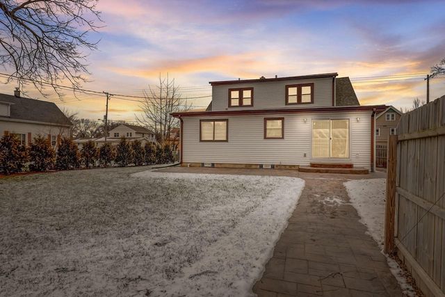 412 N Chicago AVENUE, South Milwaukee, WI 53172