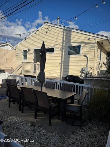 120 W Chadwick Way, Lavallette, NJ 08735