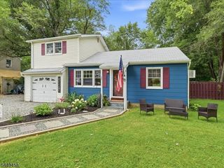 35 Edgecumb Rd, West Milford Twp., NJ 07480
