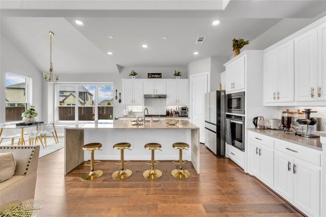 1112 Maverick Drive, Mansfield, TX 76063