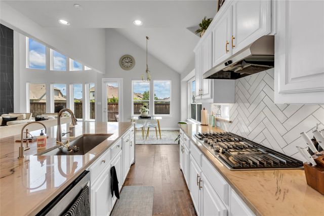1112 Maverick Drive, Mansfield, TX 76063