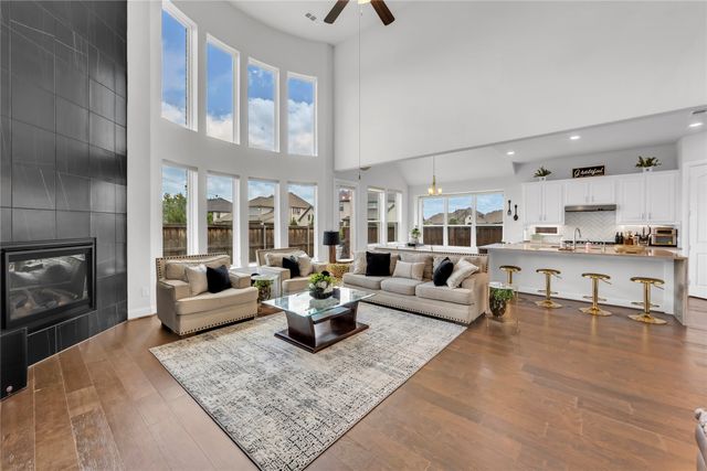 1112 Maverick Drive, Mansfield, TX 76063