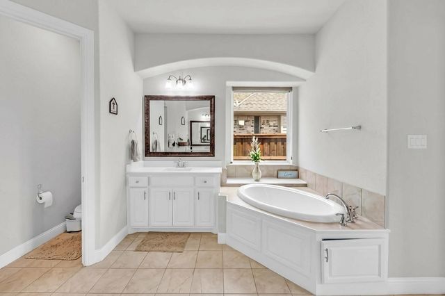 1112 Maverick Drive, Mansfield, TX 76063