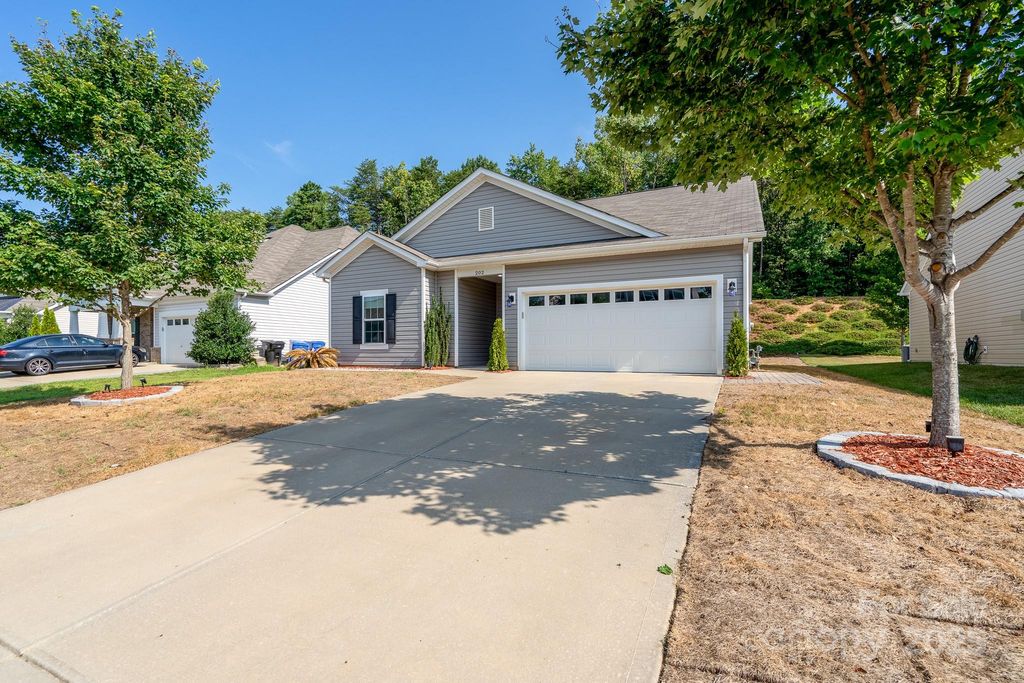 202 Paradise Hills Circle, Mooresville, NC 28115