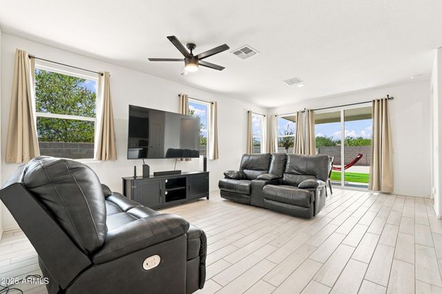 8327 W ILLINI Street, Tolleson, AZ 85353