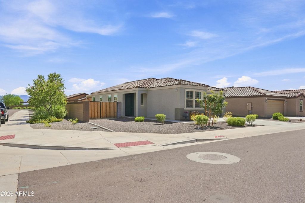 8327 W ILLINI Street, Tolleson, AZ 85353 — photo 2