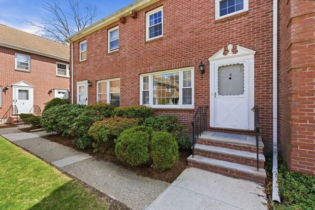 224 Park St B4, Stoneham, MA 02180