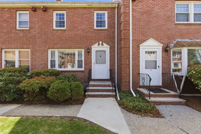 224 Park St B4, Stoneham, MA 02180