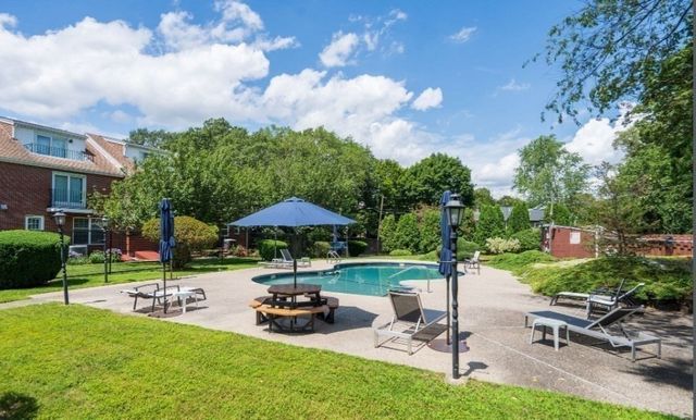 224 Park St B4, Stoneham, MA 02180