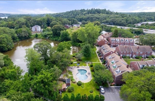 224 Park St B4, Stoneham, MA 02180