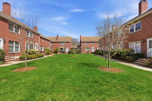224 Park St B4, Stoneham, MA 02180