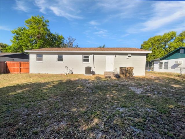 800 MARION DRIVE, Mount Dora, FL 32757