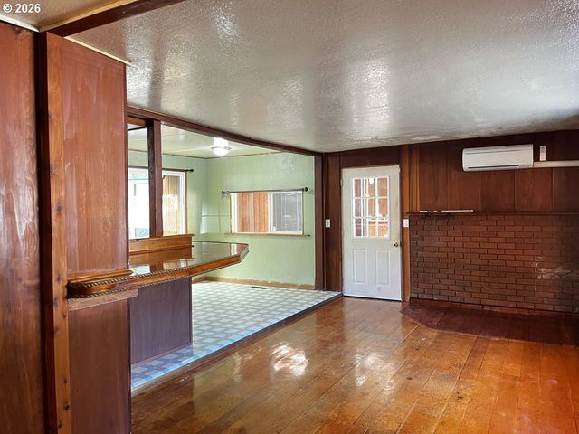 85122 Cedar Dr, Florence, OR 97439