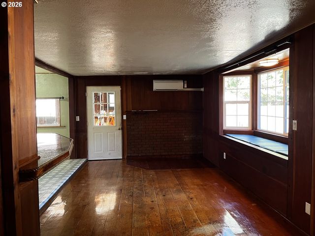 85122 Cedar Dr, Florence, OR 97439