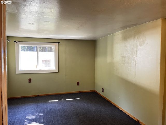 85122 Cedar Dr, Florence, OR 97439