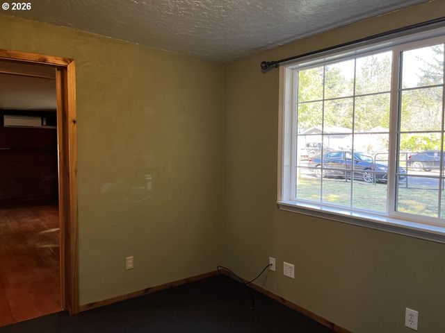 85122 Cedar Dr, Florence, OR 97439