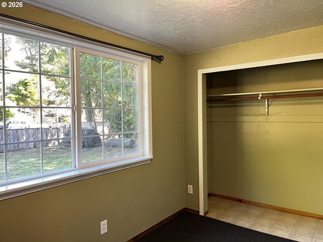 85122 Cedar Dr, Florence, OR 97439