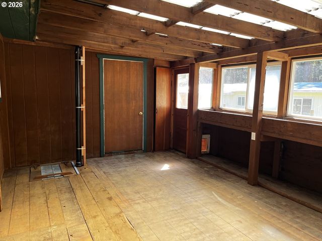 85122 Cedar Dr, Florence, OR 97439