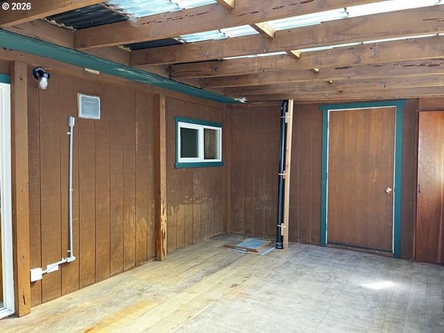 85122 Cedar Dr, Florence, OR 97439