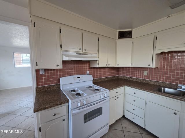 3219 SACRAMENTO Avenue, El Paso, TX 79930
