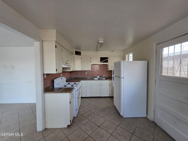3219 SACRAMENTO Avenue, El Paso, TX 79930