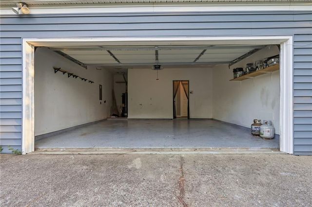 302 Highland Court, Woodstock, GA 30188