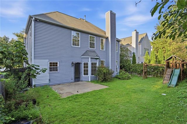 302 Highland Court, Woodstock, GA 30188