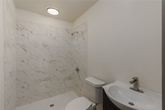 833 W Live Oak Street, Jacksboro, TX 76458