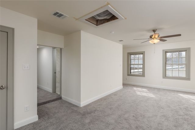 833 W Live Oak Street, Jacksboro, TX 76458