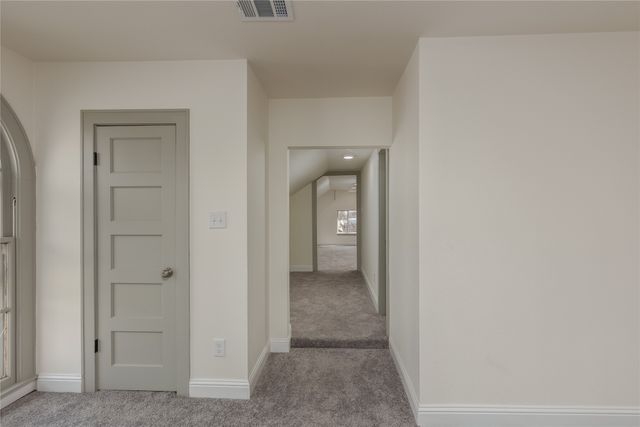 833 W Live Oak Street, Jacksboro, TX 76458