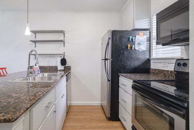 1422 Collier ST 105, Austin, TX 78704