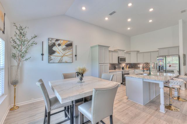 3652 Stormy Ln, Rockvale, TN 37153