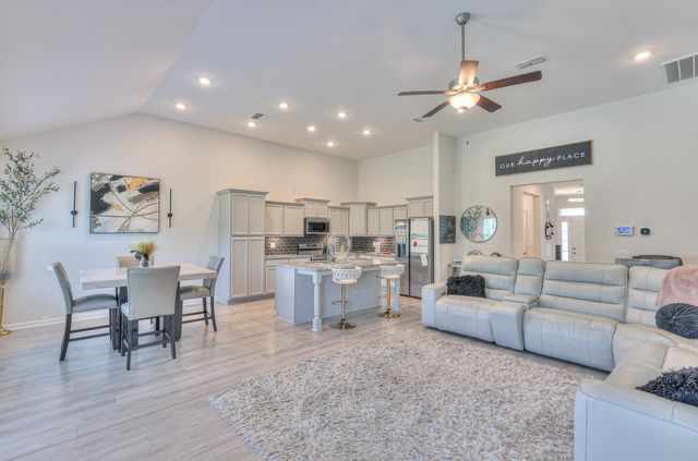 3652 Stormy Ln, Rockvale, TN 37153